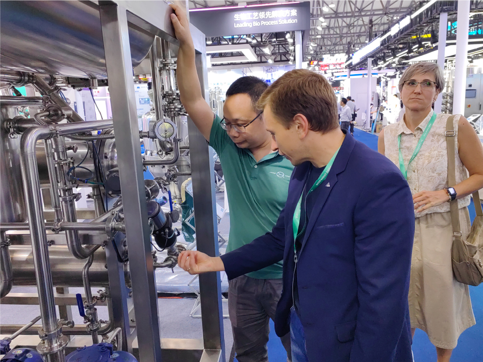 Live Coverage of CPHI & PMEC China 2025 | Jhenten Machinerys Shanghai Exhibition: A Crowd Sensation with Non-Stop Excitement!!(圖5)