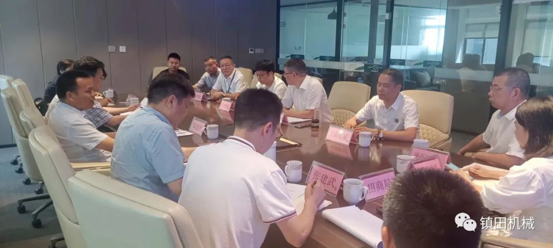 溫州市政協(xié)副主席鄭建忠來我司調(diào)研智能裝備制造產(chǎn)業(yè)發(fā)展工作(圖2) 溫州市政協(xié)副主席鄭建忠來我司調(diào)研智能裝備制造產(chǎn)業(yè)發(fā)展工作(圖2)